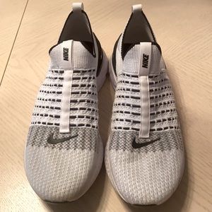 Men’s size 13 Nike Slip On Sneaker